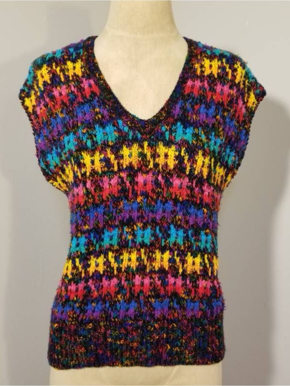 Colter Bay Vintage 80’s Rainbow Color V-Neck Knit Sweater Made in Taiwan